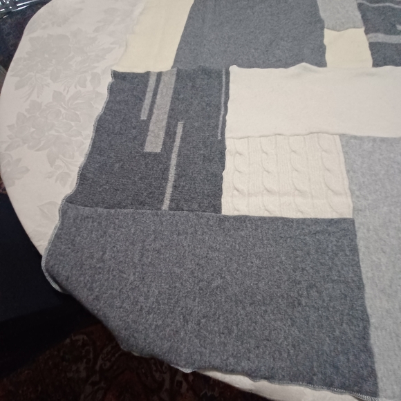 NWT, Cashmere Baby or Travel Blanket by trash-a-porter from Barneys NY - Picture 12 of 16